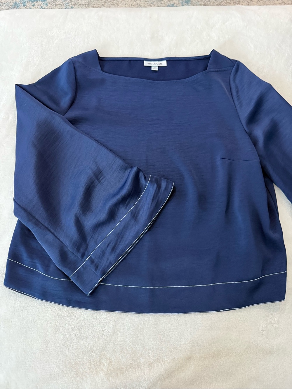 Prologue Navy Boatneck Bell-Sleeve Top with Contrast Stitch size Medium e11